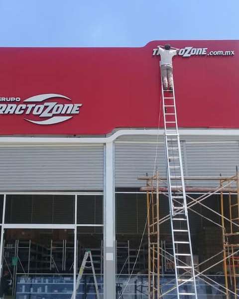 fabricación de anuncios en Guadalajara para refaccionaría
